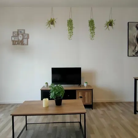 L'eure Au Soleil, Avec Balcon Et Wifi